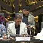 Ketua DPRA Zulfadhli bersama pimpinan dan ketua fraksi sampaikan masukan revisi UU Pemerintahan Aceh ke Baleg DPR RI, Senin (25/5/2026). Rapat dipimpin Wakil Ketua Baleg Ahmad Iman Sukri.
