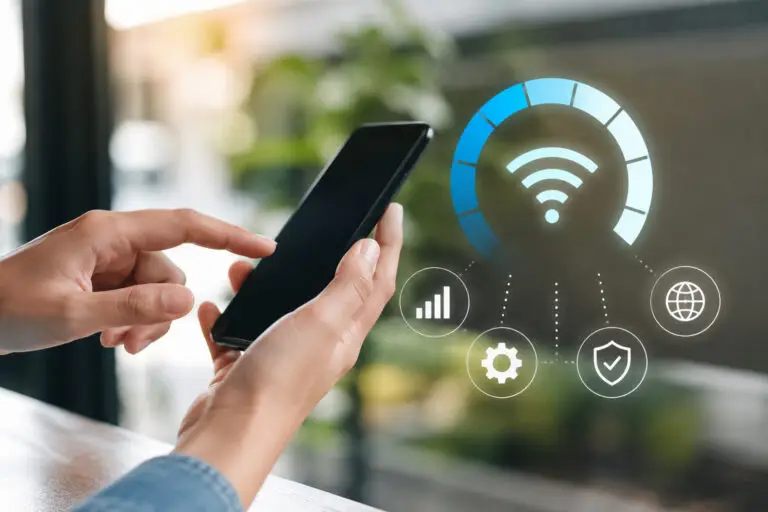 Ilustrasi pengaturan penggunaan data pada smartphone. Mengaktifkan fitur hemat data (data saver) dan membatasi aplikasi latar belakang menjadi salah satu solusi efektif agar kuota internet tidak cepat habis.