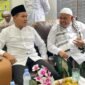Wakil Gubernur Aceh, Fadhlullah, SE, saat bersilaturahmi dengan Imam Besar Masjid Raya Baiturrahman, Abu Paya Pasi, di Masjid Al-Falah, Gampong Namploh, Samalanga, Bireuen, Jumat (1/5/2026).
