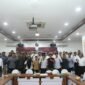 Sekretaris Daerah (Sekda) Aceh memimpin Forum Group Discussion (FGD) bersama perwakilan mahasiswa dan Organisasi Kepemudaan (OKP) terkait Pergub Nomor 2 Tahun 2026 tentang Jaminan Kesehatan Aceh (JKA) di Ruang Rapat Potensi Daerah, Kantor Gubernur Aceh, Banda Aceh, Senin (4/5/2026).