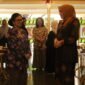 Bunda PAUD Aceh, Ny. Marlina Muzakir (kiri), berbincang hangat dengan Wakil Ketua Pokja PAUD DIY, Gusti Kanjeng Bendara Raden Ayu (GKBRAy) Adipati Paku Alam X (kanan), saat melakukan kunjungan kerja di Pura Pakualaman, Yogyakarta, Senin (4/5/2026).