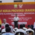 Sekretaris Daerah Aceh, M. Nasir Syamaun, memberikan sambutan sekaligus membuka secara resmi Rapat Kerja Provinsi (Rakerprov) KONI Aceh Tahun 2026 di Banda Aceh, Jumat (8/5/2026).