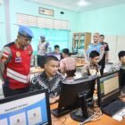 Suasana pelaksanaan tes akademik berbasis Computer Assisted Test (CAT) bagi calon Taruna-Taruni Akpol tahun 2026 di SMK Negeri 1 dan 2 Lhong Raya, Banda Aceh, Minggu (10/5/2026). 