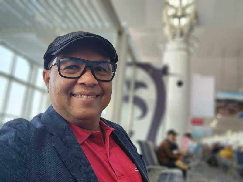 Juru Bicara Pemerintah Aceh, Dr. Nurlis Effendi, menyampaikan pernyataan Gubernur Aceh terkait pencabutan Pergub Nomor 2 Tahun 2026 tentang JKA, Senin (18/5/2026). Pencabutan ini dilakukan setelah Pemerintah Aceh menampung aspirasi dari ulama, akademisi, DPRA, hingga mahasiswa.
