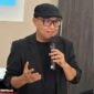 Juru Bicara Pemerintah Aceh, Dr. Nurlis Effendi, saat memberikan keterangan terkait aksi unjuk rasa mahasiswa.