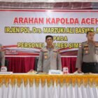 Penjabat (Pj) Bupati Simeulue bersama unsur Forkopimda menyambut kedatangan Kapolda Aceh Irjen Pol. Drs. Marzuki Ali Basyah, M.M., dan rombongan saat tiba di Bandara Lasikin, Simeulue, Kamis (14/5/2026). 