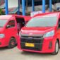 Proses evakuasi dan penanganan darurat terhadap Syarifah Mariam beserta bayi kembarnya yang lahir selamat di dalam mobil travel JRG rute Langsa - Banda Aceh, Selasa (12/5/2026) malam. 