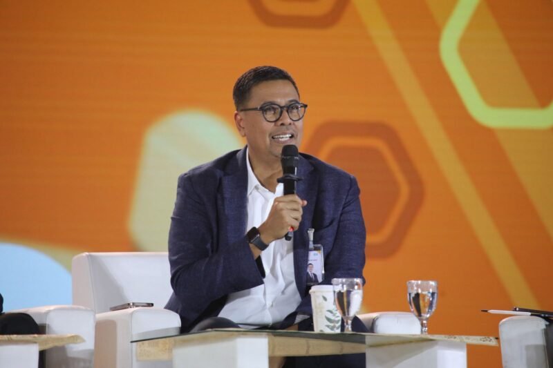 Tbk (BSI), Anggoro Eko Cahyo, saat memaparkan strategi BSI dalam memimpin dan menaikkan kelas ekosistem halal nasional pada sesi Business Talks di ajang Financial Festival 2026, Yogyakarta.