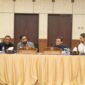 Gubernur Aceh, Muzakir Manaf, di dampingi wakil Gubernur Aceh Fadhlullah SE, Sekda Aceh M. Nasir S.IP, MPA beserta Ketua DPRA, Wakil Ketua & anggota DPRA melakukan Rapat Koordinasi Konsultasi & Pertimbangan DPRA terhadap perubahan Undang-undang No. 11 Tahun 2006 Tentang Pemerintahan Aceh, di Aula Badan Penghubung Pemerintah Aceh, Jakarta, Minggu, 24 Mei 2026