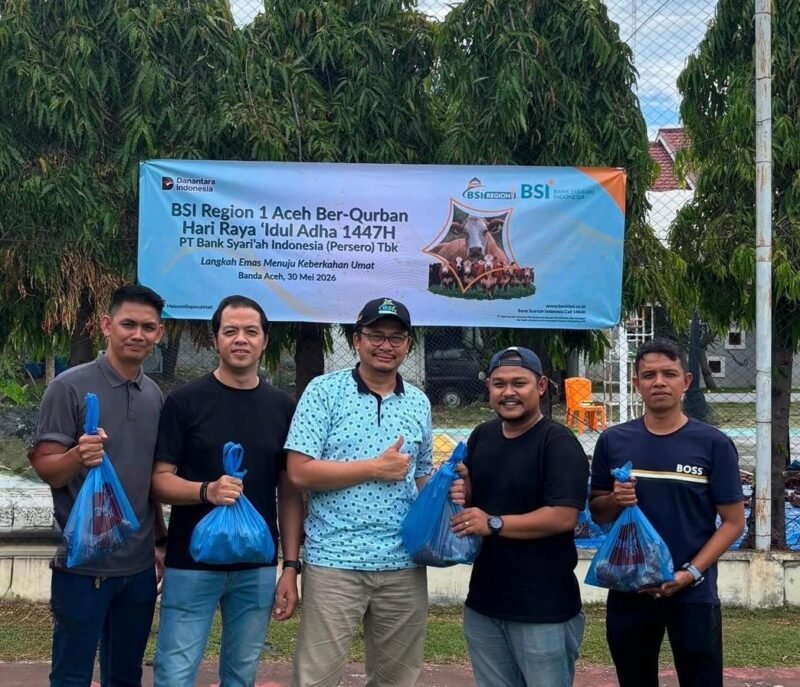 PT Bank Syariah Indonesia Tbk (BSI) Region Aceh menyalurkan ratusan hewan kurban dalam rangka menyambut Hari Raya Idul Adha 1447 H. Tahun ini, BSI Aceh mendistribusikan total 282 ekor hewan kurban yang terdiri dari 212 ekor sapi dan 70 ekor kambing/domba untuk masyarakat di berbagai wilayah Aceh, Sabtu (30/5/2026).