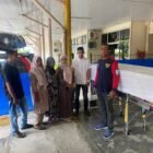 Proses pemulangan jenazah almarhumah Fatimah Zahra, warga Pidie yang meninggal dunia di Malaysia, saat tiba di Bandara Internasional Sultan Iskandar Muda (SIM), Aceh Besar. Pemulangan ini terlaksana berkat bantuan Wakil Gubernur Aceh Fadhlullah dan kerja sama dengan Grup Aceh Bersatu Malaysia.