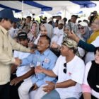 Presiden Prabowo Subianto saat meninjau fasilitas gudang pendingin dan pabrik es di Kampung Nelayan Merah Putih (KNMP) Leato Selatan, Gorontalo, Sabtu (09/05/2026). Kunjungan ini merupakan bagian dari penguatan ekosistem perikanan modern untuk meningkatkan kesejahteraan nelayan lokal.