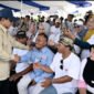 Presiden Prabowo Subianto saat meninjau fasilitas gudang pendingin dan pabrik es di Kampung Nelayan Merah Putih (KNMP) Leato Selatan, Gorontalo, Sabtu (09/05/2026). Kunjungan ini merupakan bagian dari penguatan ekosistem perikanan modern untuk meningkatkan kesejahteraan nelayan lokal.