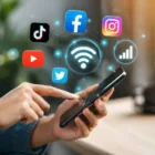 Ilustrasi penggunaan ponsel pintar. Memeriksa konsumsi data secara berkala lewat menu pengaturan dapat mencegah kuota internet cepat habis akibat aplikasi yang aktif di latar belakang.