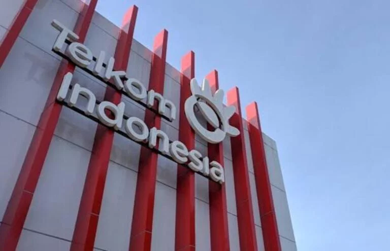 Gedung Bursa Efek Indonesia (BEI) di Jakarta. Pihak otoritas bursa kini memperketat pengawasan terhadap PT Telkom Indonesia Tbk (TLKM) menyusul adanya investigasi dari regulator Amerika Serikat terkait proyek BAKTI Kominfo dan kepatuhan akuntansi perusahaan.