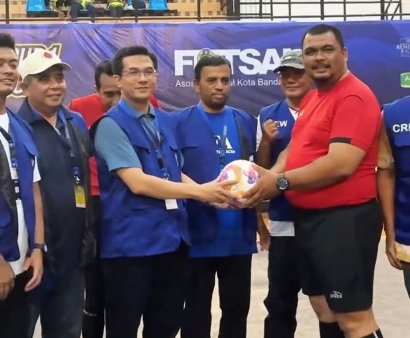Ketua DPRK Banda Aceh Irwansyah ST resmi buka Turnamen AFK Banda Aceh Cup 1 di GOR Harapan Bangsa, Kamis (7/5/2026). Turnamen futsal terbesar tahun ini diikuti 48 tim SMA se-Aceh, 7-13 Mei 2026, sistem gugur.