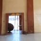 Kondisi salah satu sudut Gedung Sekretariat KNPI Kota Langsa di Jalan Ahmad Yani, Kecamatan Langsa Kota, yang mengalami kerusakan akibat dibobol maling. Kawanan pencuri menggasak instalasi listrik hingga pintu kaca berbingkai aluminium pada Kamis (4/6/2026) malam.
