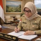 Dra. Tisara, M.S.
(Guru Ahli Madya pada SMA Negeri 1 Krueng Barona Jaya, Aceh Besar.)