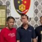Petugas kepolisian saat melakukan pemeriksaan mendalam terkait laporan palsu kasus pembegalan seorang nakes di Probolinggo. Kasus yang sempat meresahkan warga ini berhasil diungkap jajaran Polsek Kraksaan dan Polres Probolinggo setelah menemukan ketidaksesuaian luka korban dengan kronologi kejadian.
