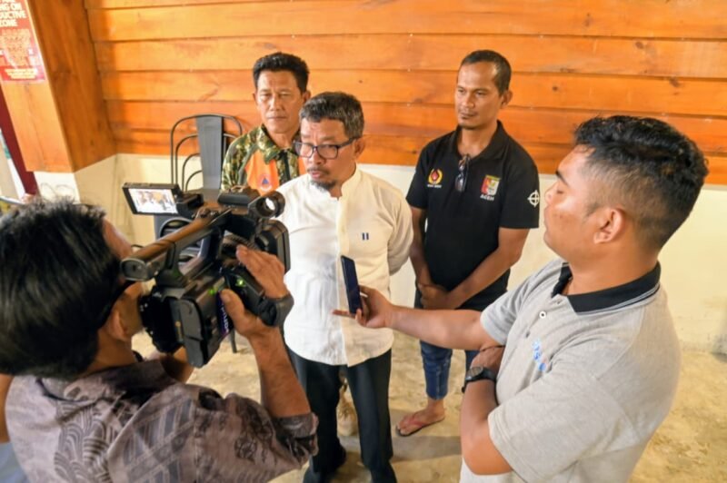 Ketua Umum Perbakin Abes,Teuku Novizal Aiyub SE.AK memberikan keterangan pers kepada media cetak dan elektronik di Barika Cafe, Kecamatan Ingin Jaya, Aceh Besar, Jumat (05/06/2026). FOTO/MC ACEH BESAR 