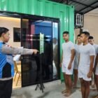 Sebanyak 11 calon taruna dan taruni Akpol Tahun 2026 mendengarkan pengumuman hasil Tes Kesehatan Tahap II di Klinik Bunda Thamrin, Banda Aceh. Dari tahapan ini, 10 calon taruna dan 1 calon taruni dinyatakan lulus dan berhak melanjutkan ke tahapan seleksi berikutnya.