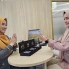 Produk emas logam mulia yang menjadi primadona investasi tahan inflasi. PT Bank Syariah Indonesia Tbk (BSI) mencatat pertumbuhan bisnis cicil emas yang signifikan mencapai 97,90% secara year on year hingga April 2026.
