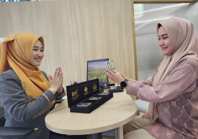 Produk emas logam mulia yang menjadi primadona investasi tahan inflasi. PT Bank Syariah Indonesia Tbk (BSI) mencatat pertumbuhan bisnis cicil emas yang signifikan mencapai 97,90% secara year on year hingga April 2026.