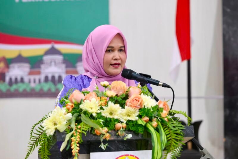 Ny. Mukarramah Fadhlullah menyampaikan sambutan perdananya usai terpilih secara aklamasi sebagai Ketua Persatuan Wanita Olahraga Seluruh Indonesia (PERWOSI) Aceh masa bakti 2026–2030 dalam Musyawarah Provinsi (Musprov) yang berlangsung di Aula DWP Aceh, Banda Aceh, Rabu (10/6/2026).