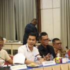Sekda Aceh, Muhammad Nasir Syamaun, memandu diskusi intensif antara Pemerintah Aceh, DPR Aceh, dan Forbes DPR/DPD-RI asal Aceh di Kantor BPPA, Jakarta, Senin (15/6/2026) malam.