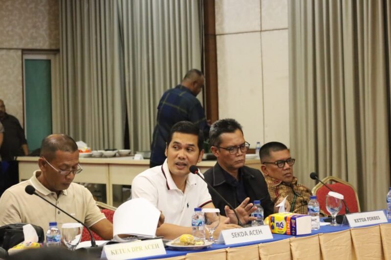 Sekda Aceh, Muhammad Nasir Syamaun, memandu diskusi intensif antara Pemerintah Aceh, DPR Aceh, dan Forbes DPR/DPD-RI asal Aceh di Kantor BPPA, Jakarta, Senin (15/6/2026) malam.