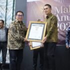 Sekretaris Daerah Aceh, M. Nasir Syamaun, S.IP., MPA., dianugerahi penghargaan Tokoh Inspiratif Nasional 2026 oleh Serikat Media Siber Indonesia (SMSI) di Hall Dewan Pers, Jakarta, Kamis (18/6/2026).