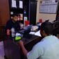 Kabid Humas Polda Aceh Kombes Pol. Joko Krisdiyanto memberikan keterangan terkait pengungkapan kasus dugaan pemerasan dan pungutan liar (pungli) di kawasan wisata Desa Lamreh, Aceh Besar. Tim URC Ditreskrimum Polda Aceh berhasil mengamankan lima orang terduga pelaku beserta sejumlah barang bukti.