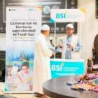 Corporate Secretary PT Bank Syariah Indonesia Tbk (BSI) Wisnu Sunandar (tengah) bersama jajaran manajemen saat meninjau persiapan layanan BSI di Arab Saudi. Langkah strategis ini dilakukan pasca-perolehan initial approval dari Bank Sentral Arab Saudi (SAMA) guna memperkuat ekosistem haji, umrah, dan diaspora Indonesia, Selasa (23/6/2026).