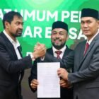 Sekretaris Daerah (Sekda) Aceh, Muhammad Nasir, yang baru saja ditetapkan sebagai Komisaris Utama PT Bank Aceh Syariah untuk masa jabatan 2026–2030 dalam RUPSLB yang berlangsung di Pendopo Gubernur Aceh, Selasa (23/6/2026).