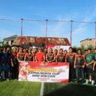 Sebanyak 16 klub dari jajaran Polresta Banda Aceh berfoto bersama sebelum memulai laga dalam Turnamen Kapolresta Cup dalam rangka menyemarakkan HUT Bhayangkara ke-80 di Banda Aceh.