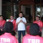 Sekda Aceh, M. Nasir, memberikan arahan mengenai pentingnya kedisiplinan dan menjaga nama baik daerah kepada para atlet Taekwondo Setda Aceh (TSA) sebelum diberangkatkan ke National Taekwondo Championship 2026 di Sumatera Utara, Rabu (24/6/2026).