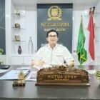 Ketua DPRK Irwansyah minta pelaku wisata Banda Aceh jaga pelayanan ramah-islami & keamanan wisatawan. Pungli, tarif tak wajar & getok harga harus dibasmi dengan sanksi tegas.