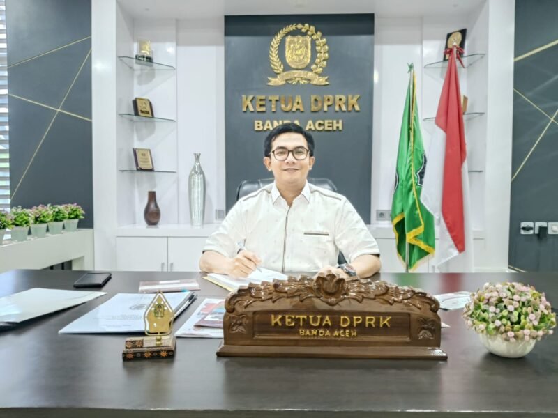 Ketua DPRK Irwansyah minta pelaku wisata Banda Aceh jaga pelayanan ramah-islami & keamanan wisatawan. Pungli, tarif tak wajar & getok harga harus dibasmi dengan sanksi tegas.