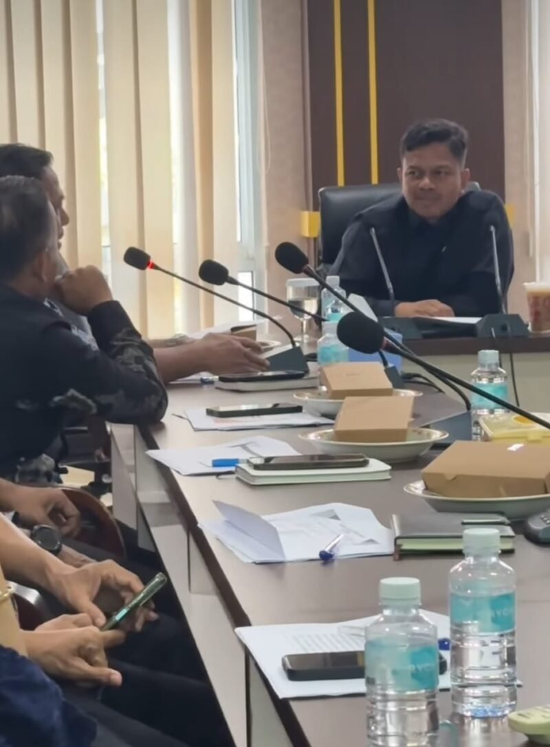 Komisi II DPRK Banda Aceh gelar rapat kerja bersama DPPKP Kota Banda Aceh, Sabtu 20/4/2026. Rapat fokus evaluasi LKPJ Wali Kota TA 2025 untuk sektor pertanian, pangan, kelautan & perikanan.