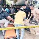 Seorang pria Aceh Besar meninggal dunia setelah tersengat arus listrik saat memasang baliho di kawasan Jalan Tgk Imum Lueng Bata, Banda Aceh, Ahad (14/6/2026). Foto: Humas Polri