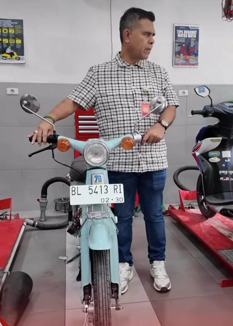 Kadisdik Aceh tinjau langsung Teaching Factory SMKN 2 Banda Aceh. TEFA dioptimalkan jadi jembatan SMK ke industri, cetak lulusan kompeten siap kerja, Senin 15/06/2026.