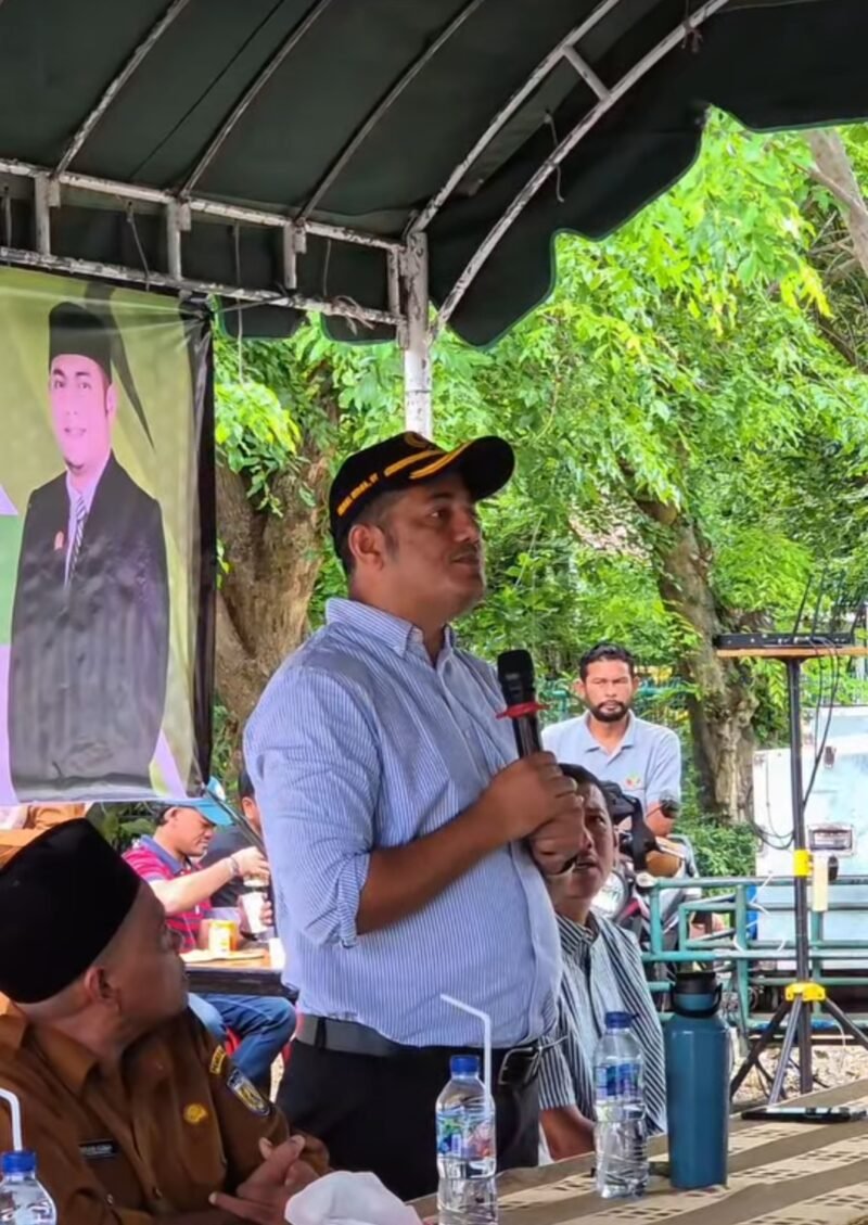 Anggota DPRK Banda Aceh Faisal Ridha, S.T. melaksanakan Reses II Masa Persidangan III TA 2026 bersama konstituen di Gampong Geuceu Komplek, Kecamatan Banda Raya, Senin malam 29/6/2026.