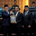 DPRA terima LHP BPK RI: LKPD Aceh 2025 raih WTP, LHP kinerja dana Otsus diserahkan. Eksekutif wajib tindaklanjuti rekomendasi, hasil audit terbuka untuk publik, Senin 22/06/2026.