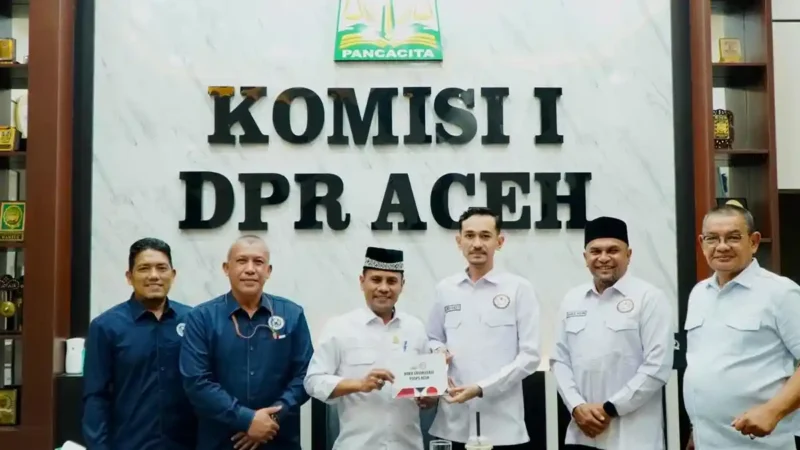 KPI Aceh lapor ke Komisi I DPRA: pengawasan media sosial resmi jalan & buku saku P3SPS diserahkan. Konten pornografi anak, kegaduhan & terorisme langsung ditindak take down, Rabu 10/06/2026.