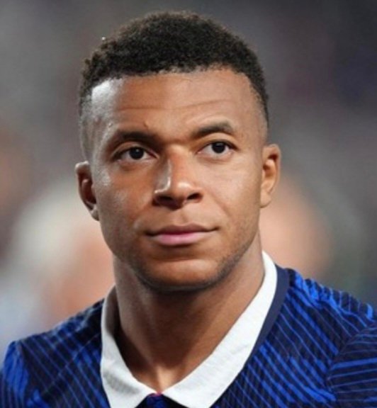 Kylian Mbappe kini memimpin persaingan ketat perebutan gelar pencetak gol terbanyak Piala Dunia 2026 dengan koleksi enam gol dan dua assist. Catatan tersebut membuatnya sukses melewati megabintang Argentina, Lionel Messi, yang sejauh ini belum membukukan assist di turnamen.