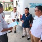 Tim dari BBPOM Aceh, KPKNL Lhokseumawe, dan Pemkab Aceh Timur melakukan survei lapangan dan penilaian aset eks RSUD Zubir Mahmud, Rabu (1/7/2026), sebagai langkah awal pemanfaatan lahan untuk pembangunan Kantor UPT BPOM Aceh Timur. (Foto: Dok. Humas)