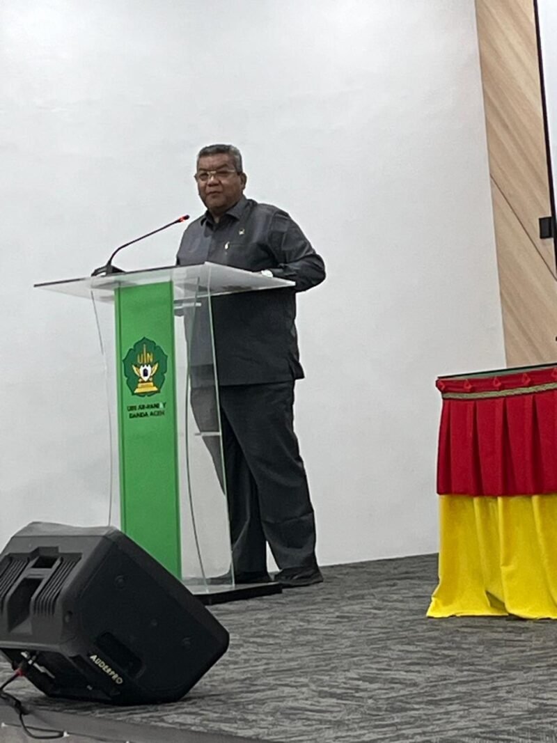 Ketua ICMI Aceh, Prof. Dr. Taqwaddin, S.H., M.S., saat menyampaikan sambutan dalam pembukaan Talkshow Pendidikan Nasional dan Musda ICMI Aceh Besar di Pascasarjana UIN Ar-Raniry, Banda Aceh, Selasa (7/7/2026).