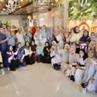 Ketua TP PKK Aceh, Ny. Marlina Muzakir (Kak Na), didampingi Ketua Staf Ahli TP PKK Aceh, Ny. Mukarramah Fadhlullah, berfoto bersama dengan pengurus Ikatan Masyarakat Aceh (IMA) Makassar saat menghadiri pertemuan silaturahmi penuh kekeluargaan di Kota Makassar, Sulawesi Selatan, Rabu (8/7/2026).