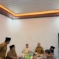 Wakil Gubernur Aceh bersama Bupati Aceh Tamiang memimpin rapat koordinasi percepatan rehabilitasi dan rekonstruksi pascabencana di Kantor Koramil 08/Rantau, Senin (13/7/2026).