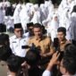 Sekretaris Daerah (Sekda) Aceh, M. Nasir, menghadiri hari pertama masuk sekolah sekaligus membuka Masa Taaruf Murid Madrasah (MATAMUDA) di MTsN 1 Banda Aceh, Senin (13/7/2026).